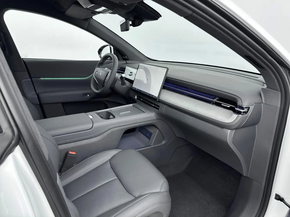 RWD Long Range 80.8 kWh Nieuw Model | Trekhaak | Apple Carplay