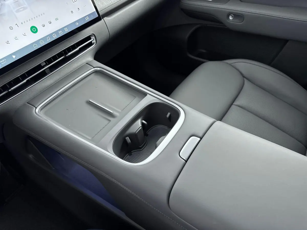 RWD Long Range 80.8 kWh Nieuw Model | Trekhaak | Apple Carplay
