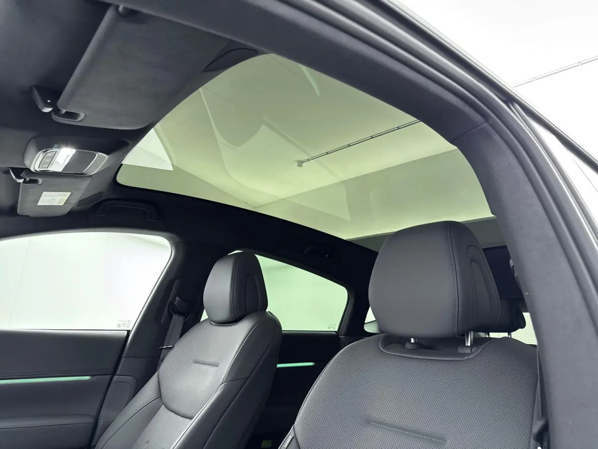 RWD Long Range 80.8 kWh Nieuw Model | Trekhaak | Apple Carplay