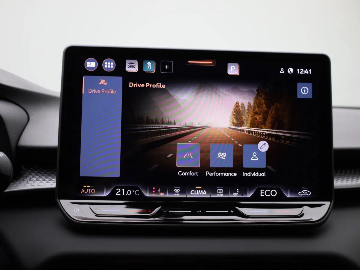 1.5 TSI e-Hybrid Business | PANORAMADAK | TREKHAAK | CAMERA | STOEL-STUURWIELVERWARMING | APPLE CARPLAY-ANDRIOD AUTO