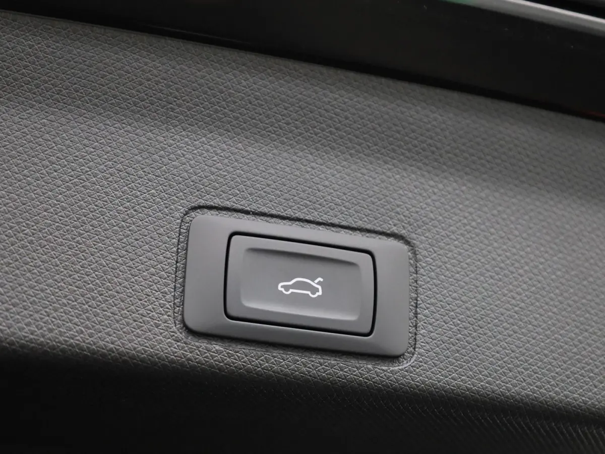 1.5 TSI e-Hybrid Business | PANORAMADAK | TREKHAAK | CAMERA | STOEL-STUURWIELVERWARMING | APPLE CARPLAY-ANDRIOD AUTO