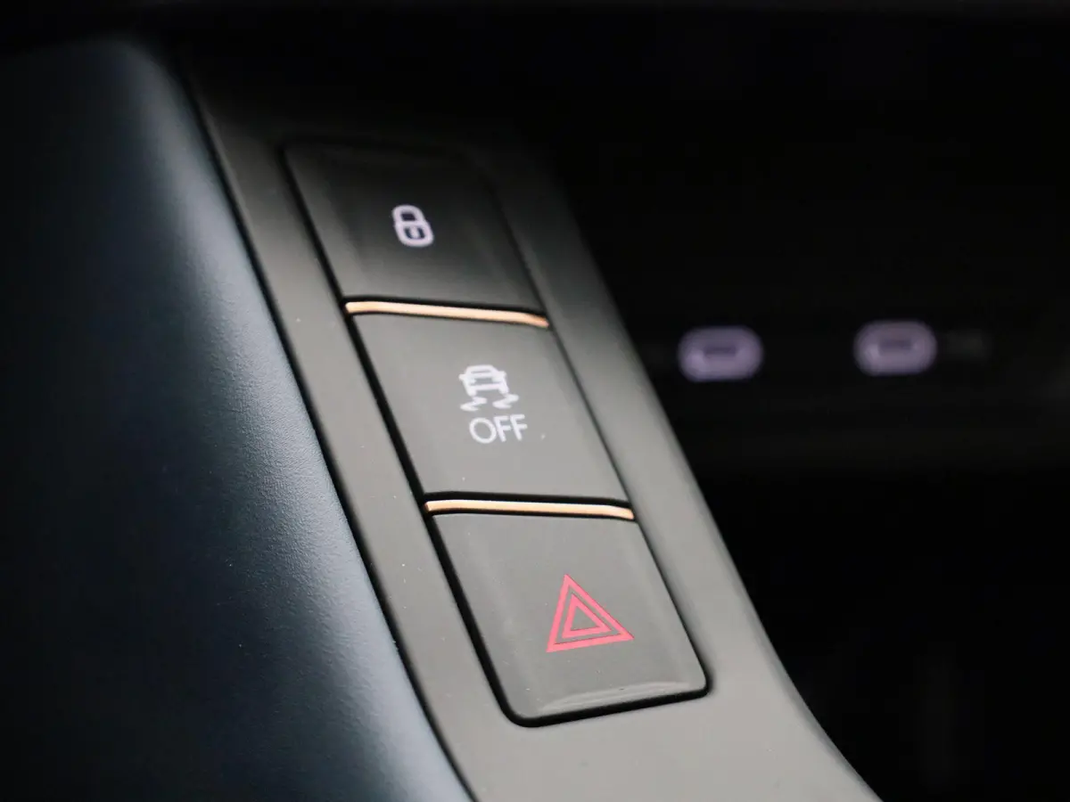 1.5 TSI e-Hybrid Business | PANORAMADAK | TREKHAAK | CAMERA | STOEL-STUURWIELVERWARMING | APPLE CARPLAY-ANDRIOD AUTO