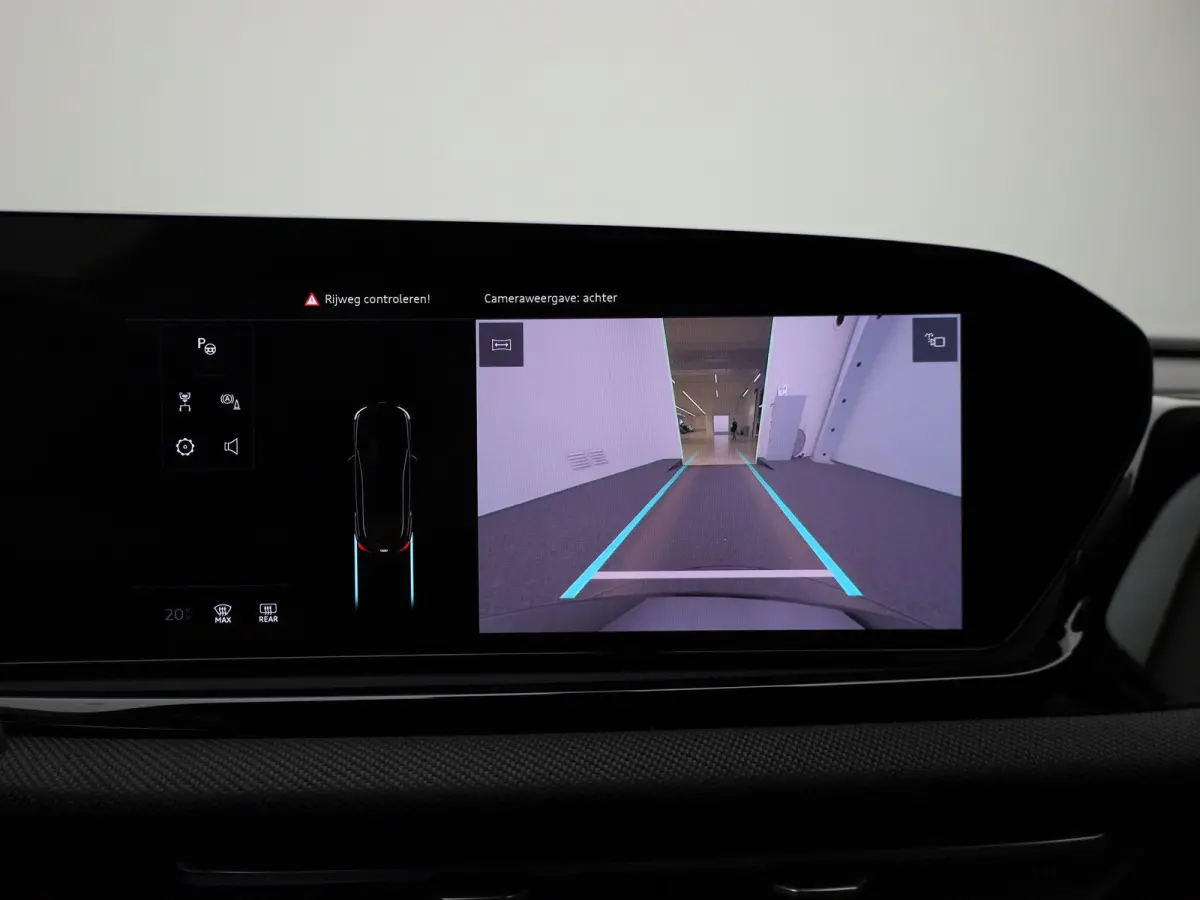 Avant 2.0 quattro S edition | Adaptive cruise control | Climate control | Achteruitrijcamera | Elekt. verstelbare voorstoelen | Stoelverarming | Smartphone interface | Privacy glas | Trekhaa