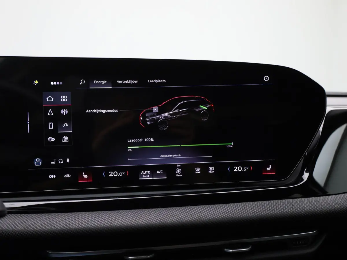 Avant 2.0 quattro S edition | Adaptive cruise control | Climate control | Achteruitrijcamera | Elekt. verstelbare voorstoelen | Stoelverarming | Smartphone interface | Privacy glas | Trekhaa