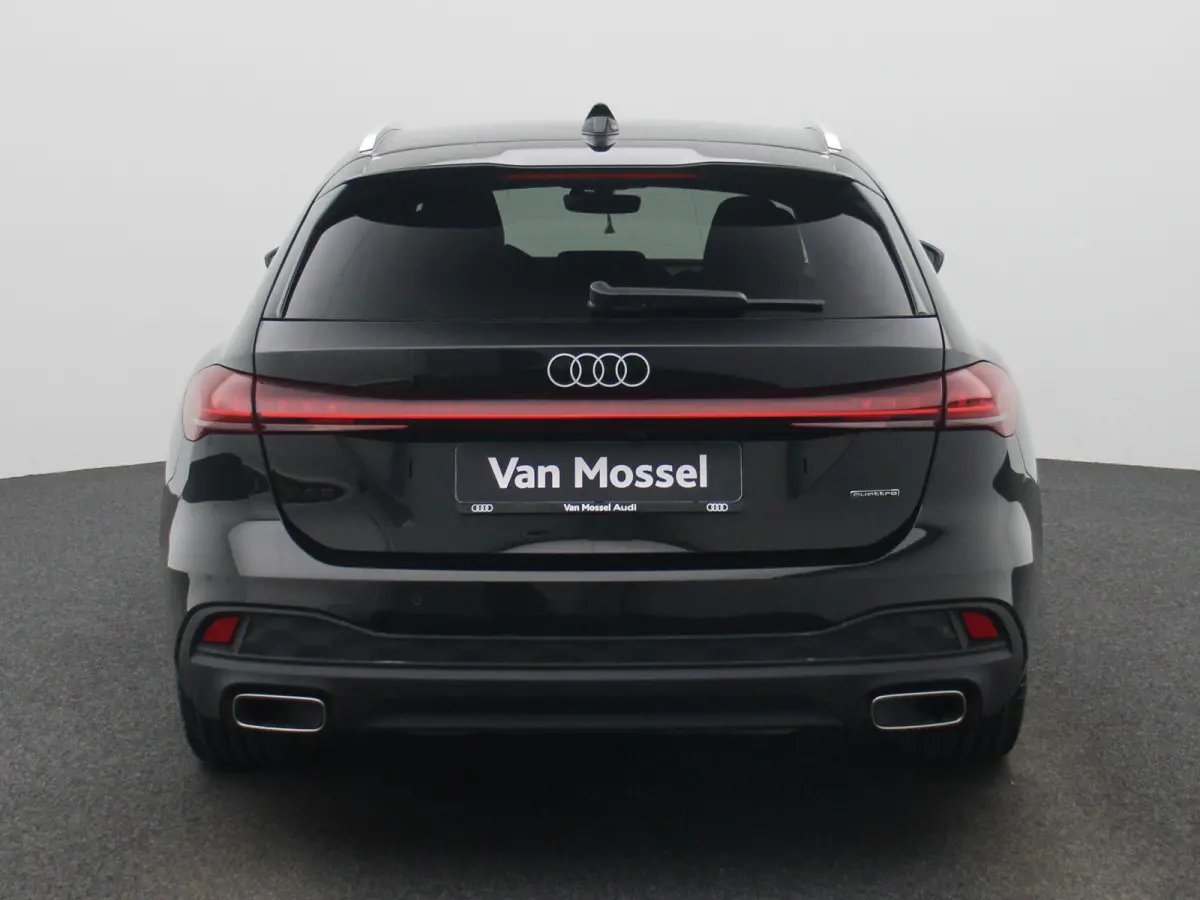 Avant 2.0 quattro S edition | Adaptive cruise control | Climate control | Achteruitrijcamera | Elekt. verstelbare voorstoelen | Stoelverarming | Smartphone interface | Privacy glas | Trekhaa
