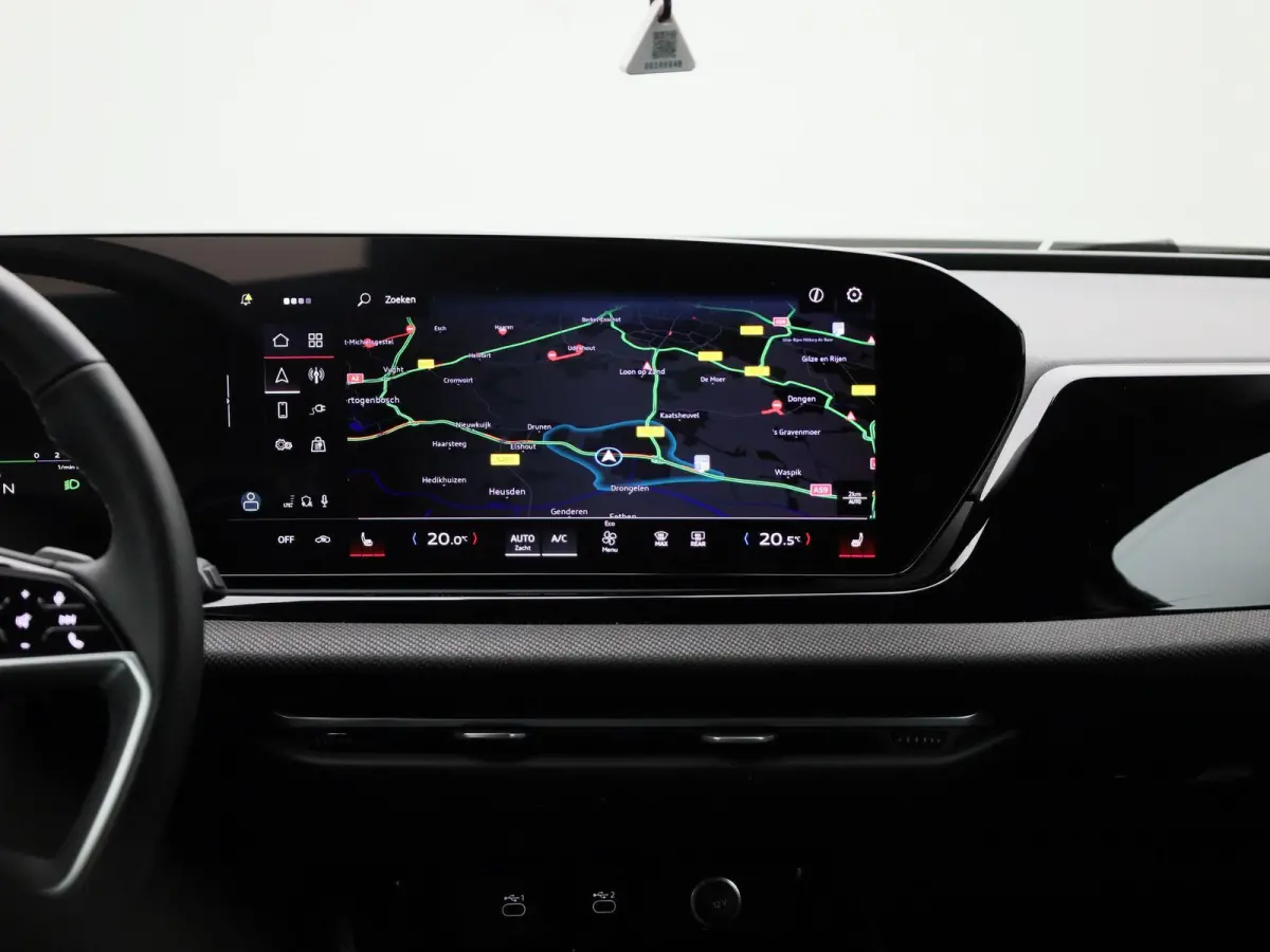 Avant 2.0 quattro S edition | Adaptive cruise control | Climate control | Achteruitrijcamera | Elekt. verstelbare voorstoelen | Stoelverarming | Smartphone interface | Privacy glas | Trekhaa