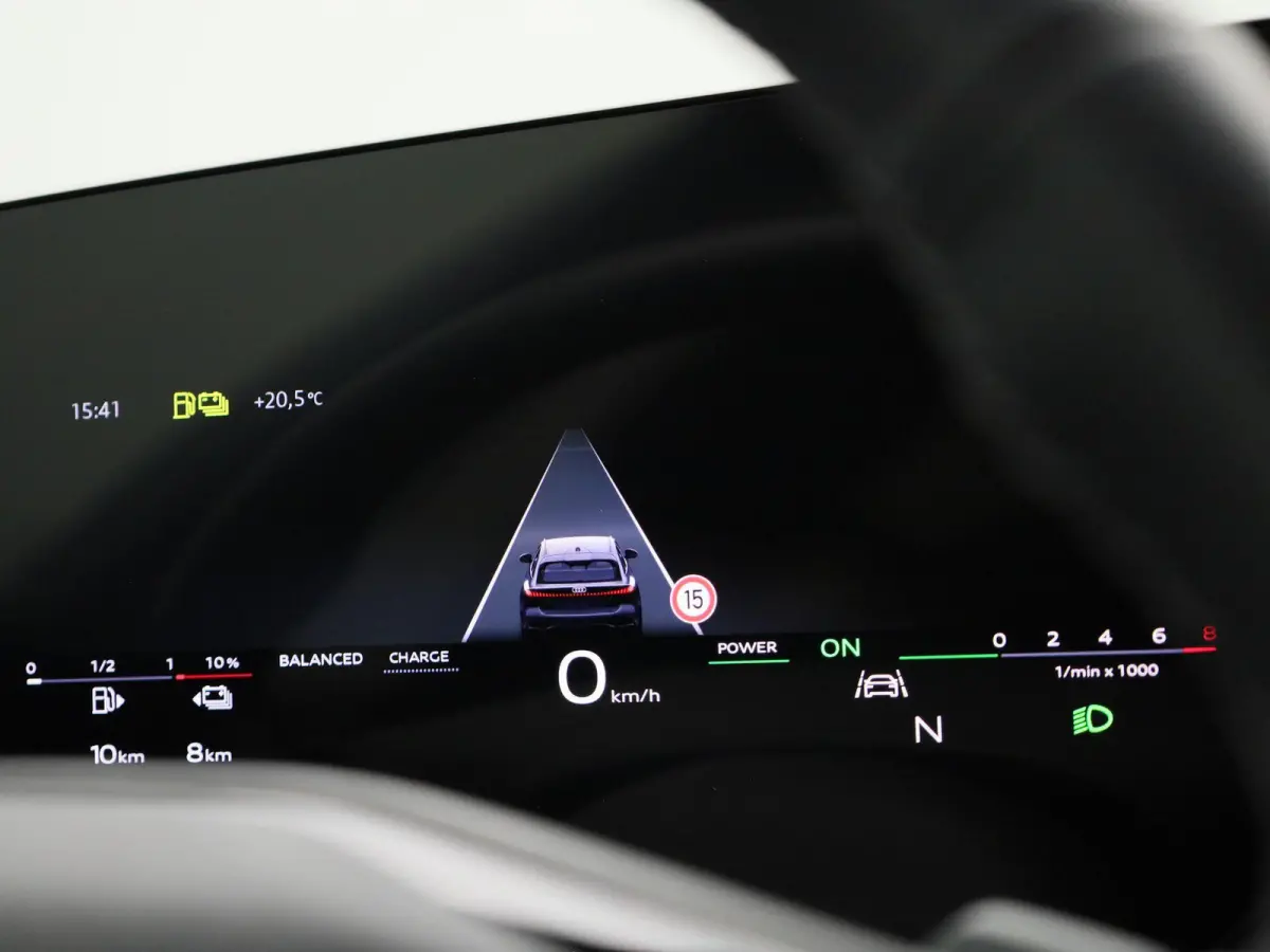 Avant 2.0 quattro S edition | Adaptive cruise control | Climate control | Achteruitrijcamera | Elekt. verstelbare voorstoelen | Stoelverarming | Smartphone interface | Privacy glas | Trekhaa