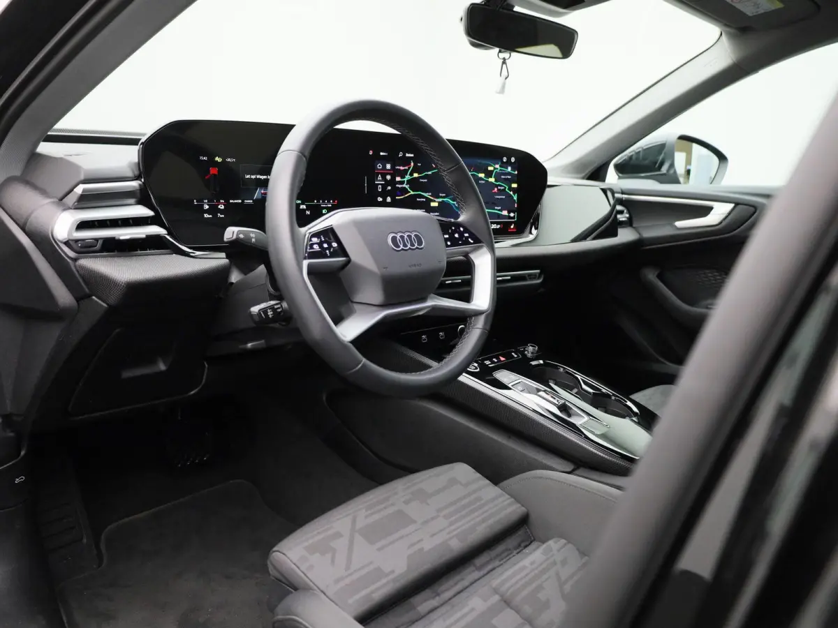 Avant 2.0 quattro S edition | Adaptive cruise control | Climate control | Achteruitrijcamera | Elekt. verstelbare voorstoelen | Stoelverarming | Smartphone interface | Privacy glas | Trekhaa