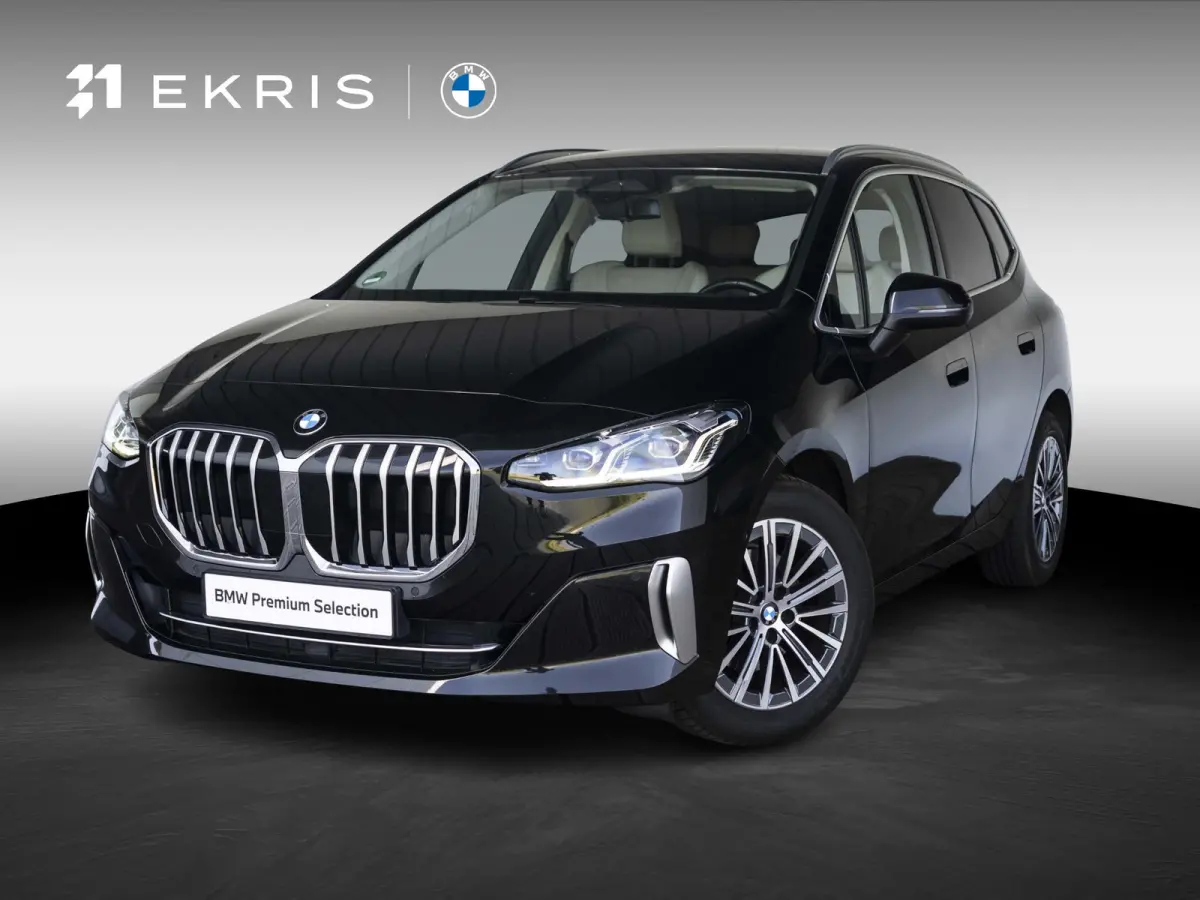 218i | Luxury Line | Premium Pack | Comfort Pack | 17 inch | Comfort Access | Achteruitrijcamera | Sportstoelen | Trekhaak