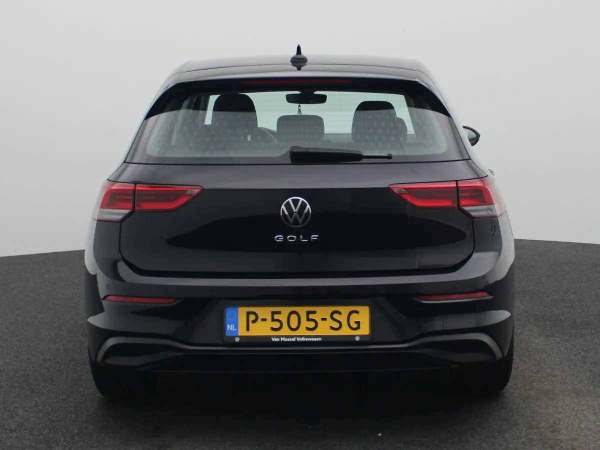 1.0 TSI Life | Apple Carplay / Android Auto | Sfeerverlichting | Parkeersensoren | Lichtmetalen Velgen |