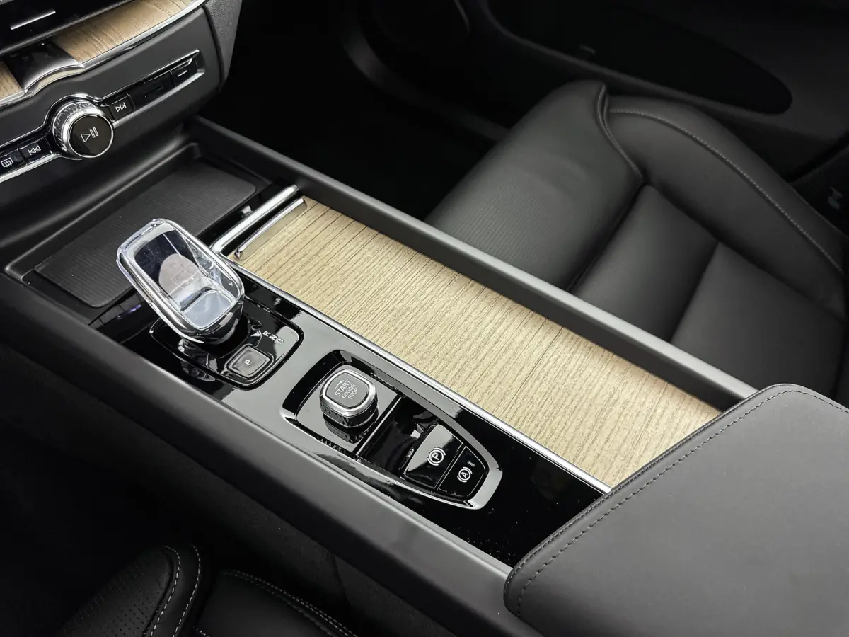 T8 Plug-in hybrid AWD Ultra Dark Exec. Ed. | 22" | Heico Diffusor | Getint & Gelamineerd Glas | Alarmklasse 3 | Black Edition Interieur | Luchtvering | Bowers & Wilkins | Geventileerd Nappa 