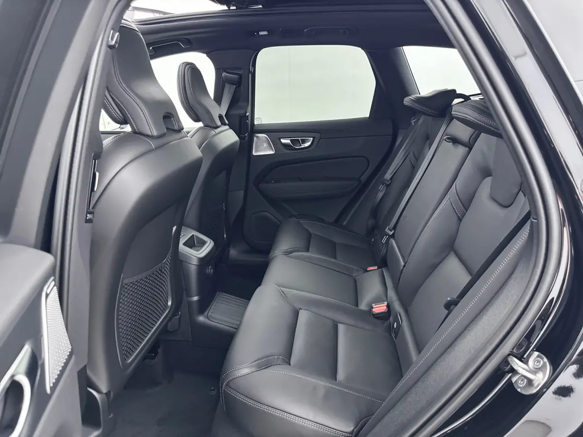 T8 Plug-in hybrid AWD Ultra Dark Exec. Ed. | 22" | Heico Diffusor | Getint & Gelamineerd Glas | Alarmklasse 3 | Black Edition Interieur | Luchtvering | Bowers & Wilkins | Geventileerd Nappa 