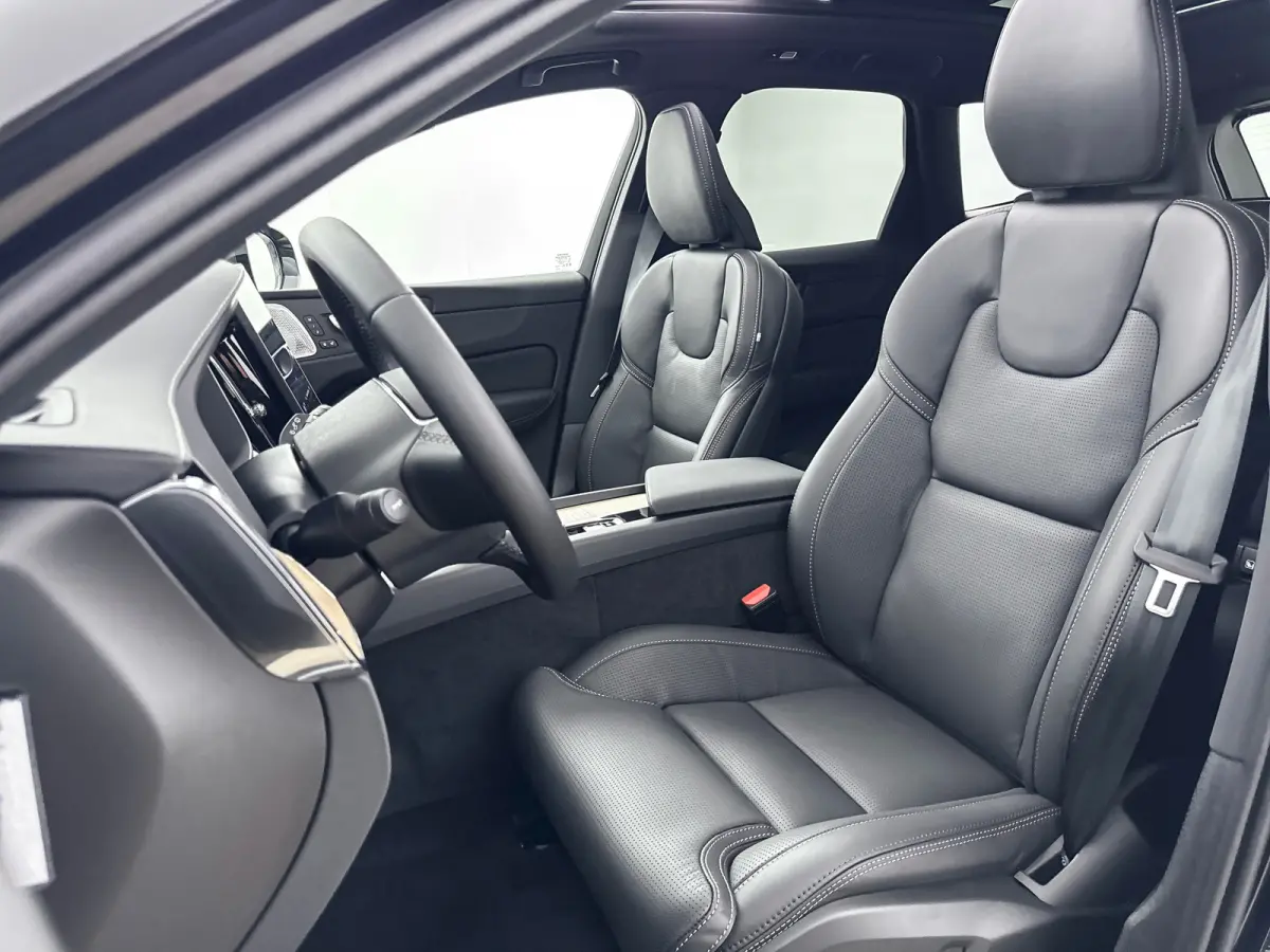 T8 Plug-in hybrid AWD Ultra Dark Exec. Ed. | 22" | Heico Diffusor | Getint & Gelamineerd Glas | Alarmklasse 3 | Black Edition Interieur | Luchtvering | Bowers & Wilkins | Geventileerd Nappa 