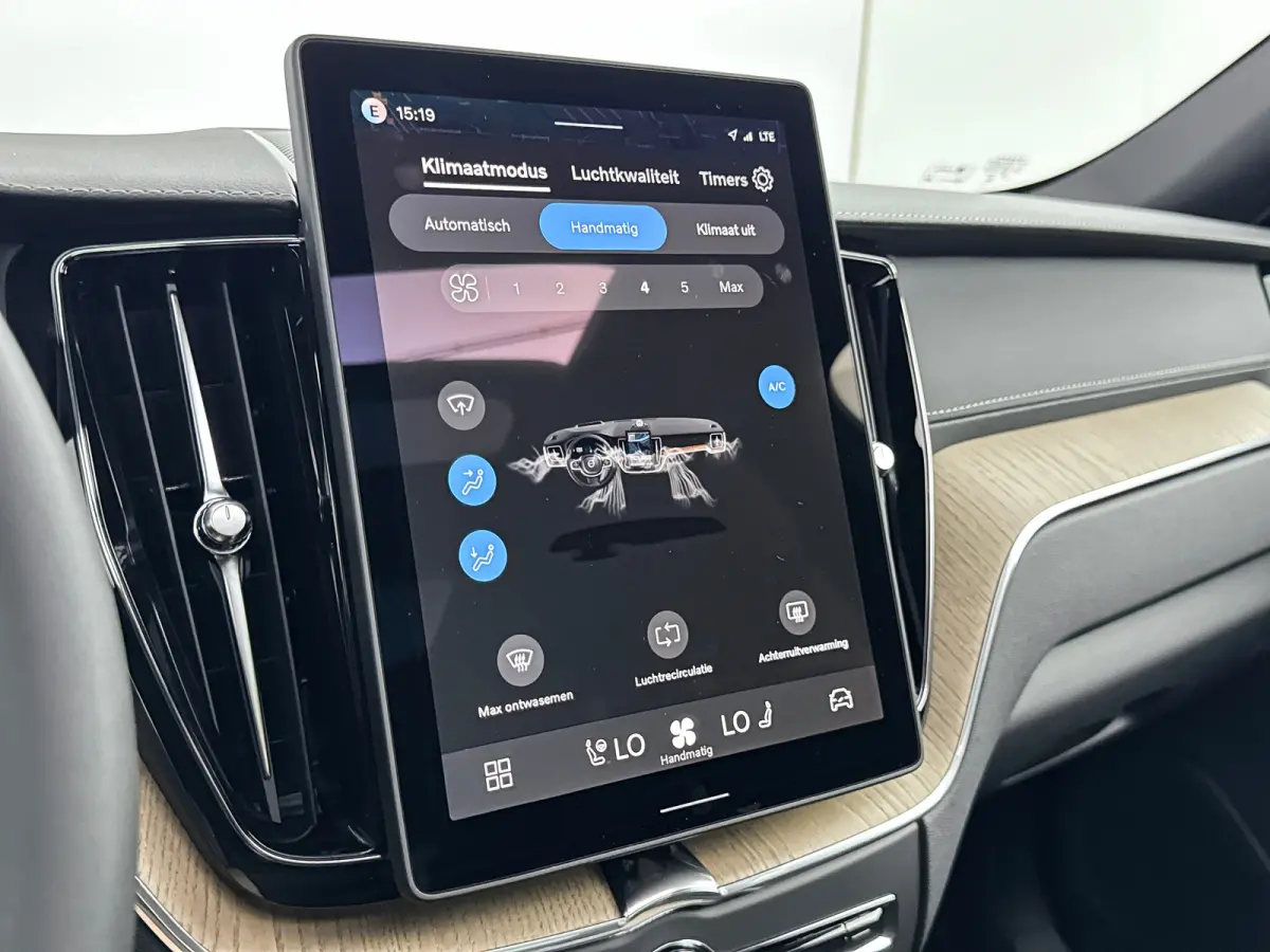 T8 Plug-in hybrid AWD Ultra Dark Exec. Ed. | 22" | Heico Diffusor | Getint & Gelamineerd Glas | Alarmklasse 3 | Black Edition Interieur | Luchtvering | Bowers & Wilkins | Geventileerd Nappa 