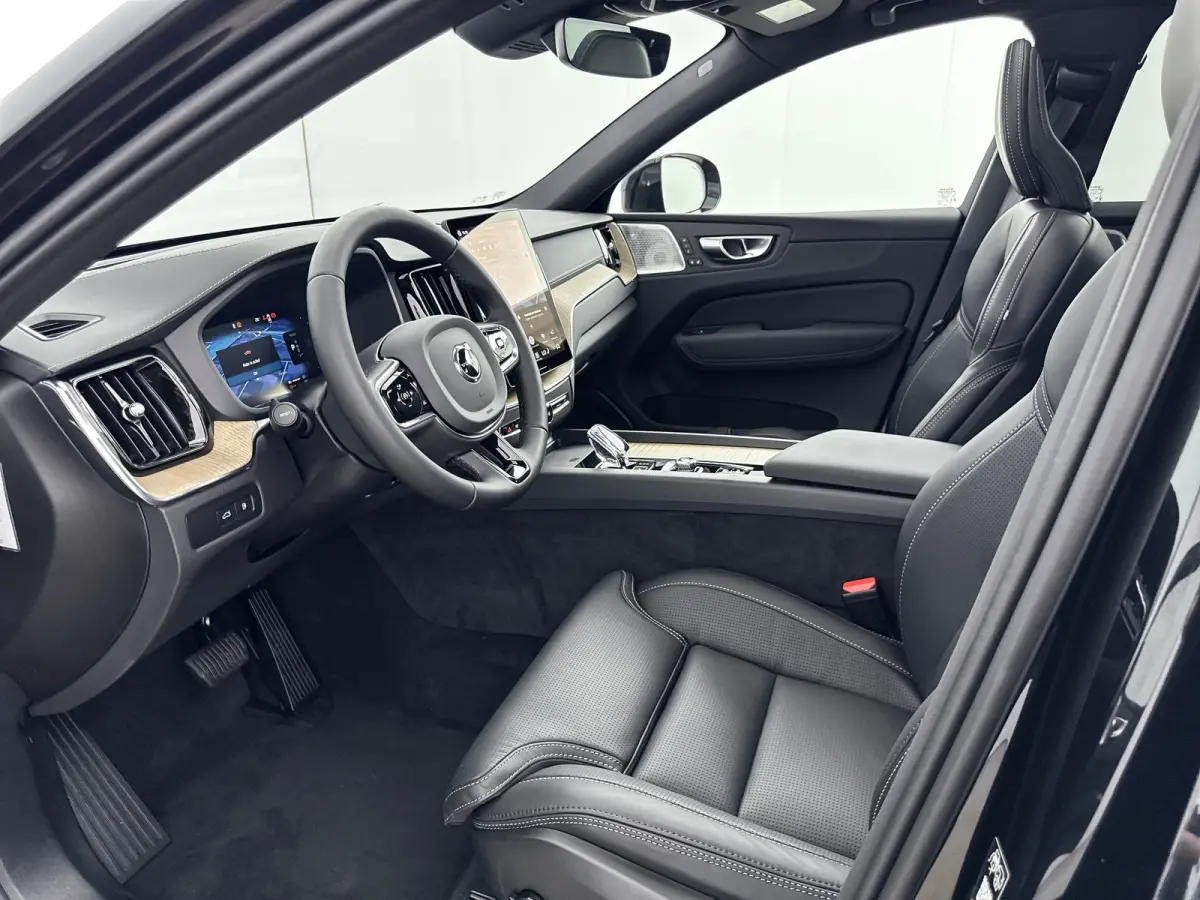 T8 Plug-in hybrid AWD Ultra Dark Exec. Ed. | 22" | Heico Diffusor | Getint & Gelamineerd Glas | Alarmklasse 3 | Black Edition Interieur | Luchtvering | Bowers & Wilkins | Geventileerd Nappa 