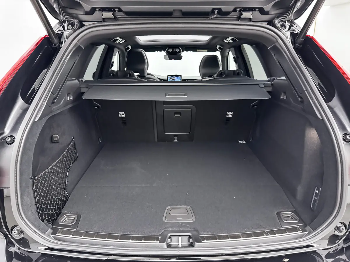 T8 Plug-in hybrid AWD Ultra Dark Exec. Ed. | 22" | Heico Diffusor | Getint & Gelamineerd Glas | Alarmklasse 3 | Black Edition Interieur | Luchtvering | Bowers & Wilkins | Geventileerd Nappa 