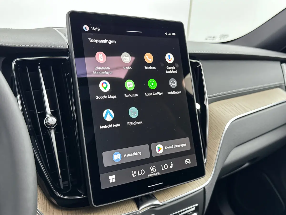 T8 Plug-in hybrid AWD Ultra Dark Exec. Ed. | 22" | Heico Diffusor | Getint & Gelamineerd Glas | Alarmklasse 3 | Black Edition Interieur | Luchtvering | Bowers & Wilkins | Geventileerd Nappa 