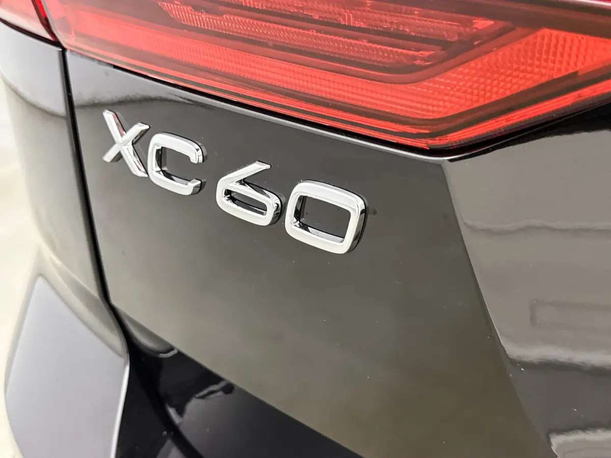 T8 Plug-in hybrid AWD Ultra Dark Exec. Ed. | 22" | Heico Diffusor | Getint & Gelamineerd Glas | Alarmklasse 3 | Black Edition Interieur | Luchtvering | Bowers & Wilkins | Geventileerd Nappa 
