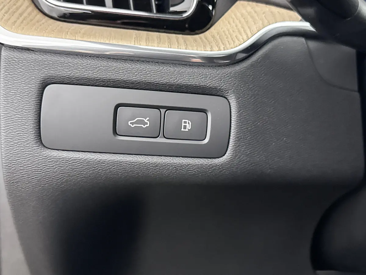 T8 Plug-in hybrid AWD Ultra Dark Exec. Ed. | 22" | Heico Diffusor | Getint & Gelamineerd Glas | Alarmklasse 3 | Black Edition Interieur | Luchtvering | Bowers & Wilkins | Geventileerd Nappa 