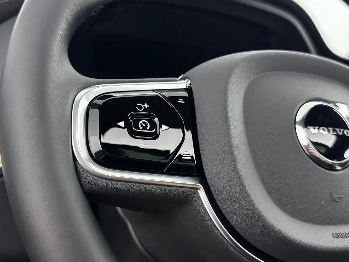 T8 Plug-in hybrid AWD Ultra Dark Exec. Ed. | 22" | Heico Diffusor | Getint & Gelamineerd Glas | Alarmklasse 3 | Black Edition Interieur | Luchtvering | Bowers & Wilkins | Geventileerd Nappa 