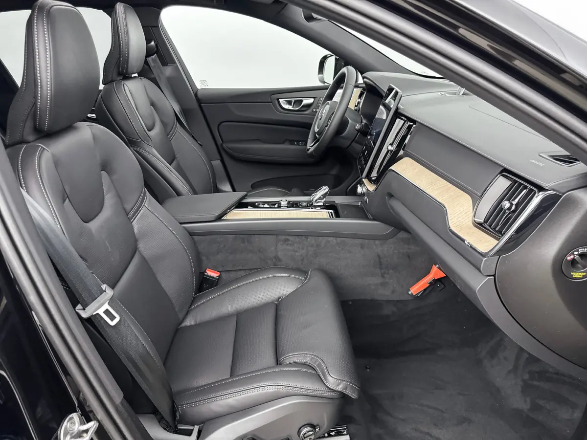 T8 Plug-in hybrid AWD Ultra Dark Exec. Ed. | 22" | Heico Diffusor | Getint & Gelamineerd Glas | Alarmklasse 3 | Black Edition Interieur | Luchtvering | Bowers & Wilkins | Geventileerd Nappa 
