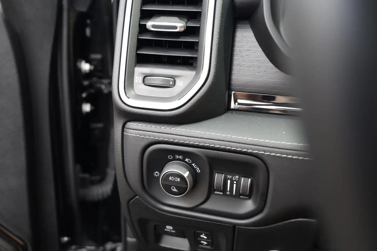 1500 4X4 5.7 V8 4x4 Crew Cab Limited Pano HUD Leder 1e Eig Trekhaak Camera