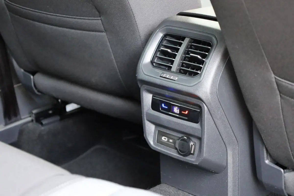 1.5 TSI 150pk DSG Style Business Intense | Trekhaak Wegklapbaar | Adaptive Cruise | Climate Control | DAB+