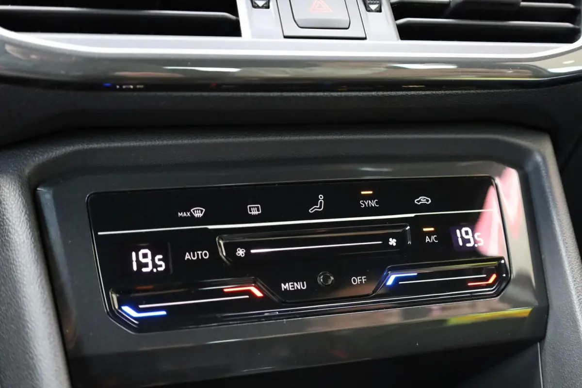 1.5 TSI 150pk DSG Style Business Intense | Trekhaak Wegklapbaar | Adaptive Cruise | Climate Control | DAB+