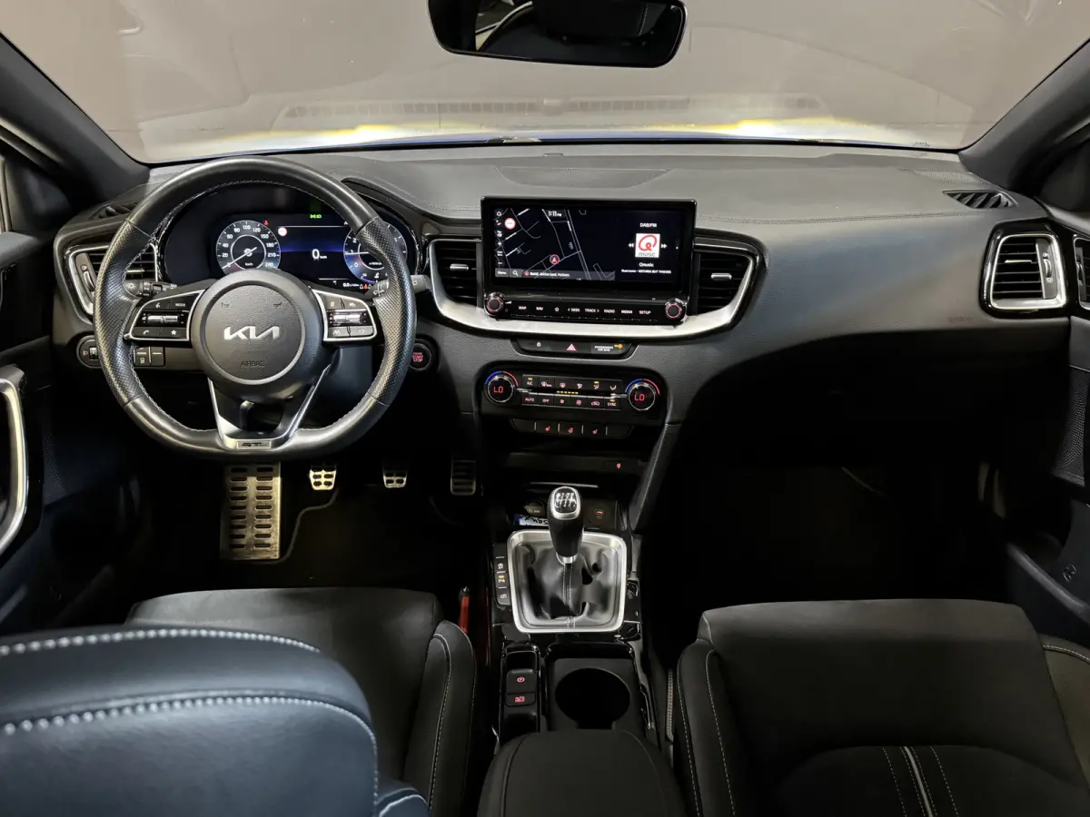 1.0 T-GDi GT-Line | Panoramadak | Camera | Dodehoeksensoren