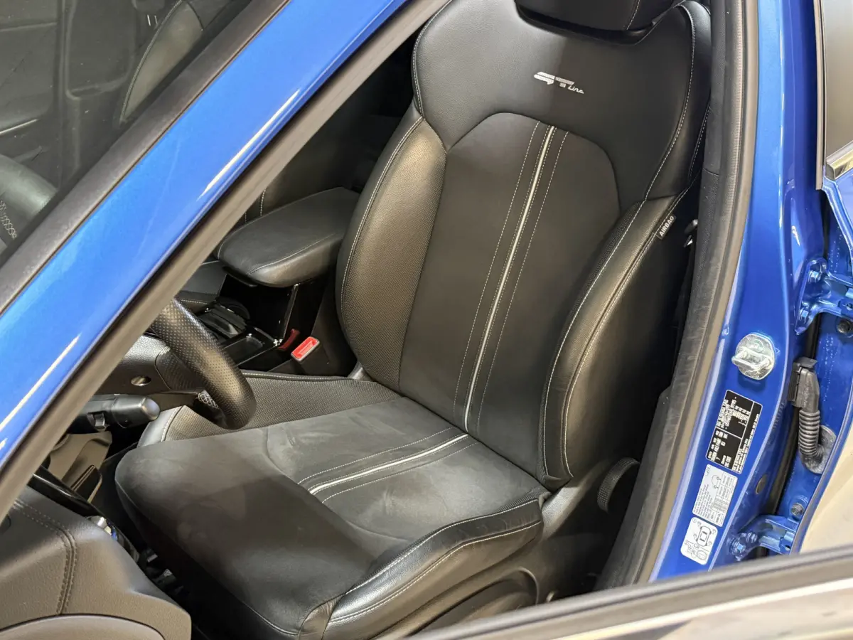 1.0 T-GDi GT-Line | Panoramadak | Camera | Dodehoeksensoren