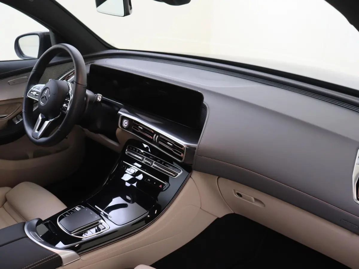400 4MATIC Luxury Line 80 kWh /Schuifdak /20 Inch /Keyless go /CarPlay /Distronic /18.247 KM!