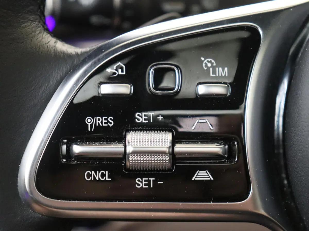 400 4MATIC Luxury Line 80 kWh /Schuifdak /20 Inch /Keyless go /CarPlay /Distronic /18.247 KM!