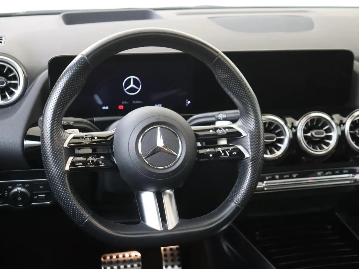 200 AMG Line Premium Plus /Panoramadak /Memory /360 Camera /19 Inch /Elek. Trekhaak