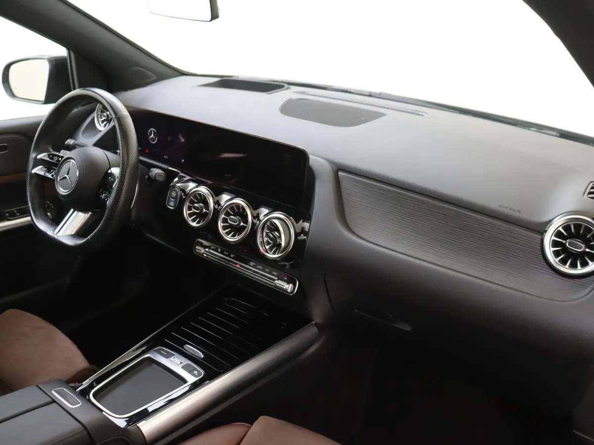 200 AMG Line Premium Plus /Panoramadak /Memory /360 Camera /19 Inch /Elek. Trekhaak