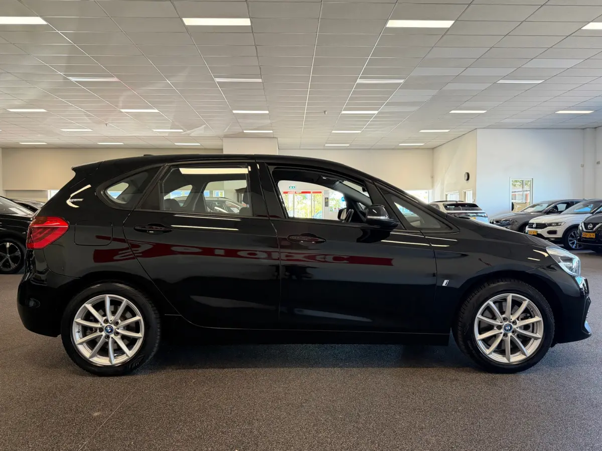 225xe iPerformance|NAVIGATIE|CRUISE|ECC AIRCO