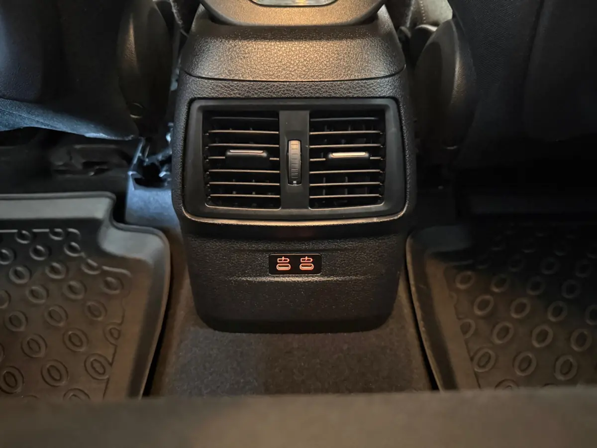 225xe iPerformance|NAVIGATIE|CRUISE|ECC AIRCO