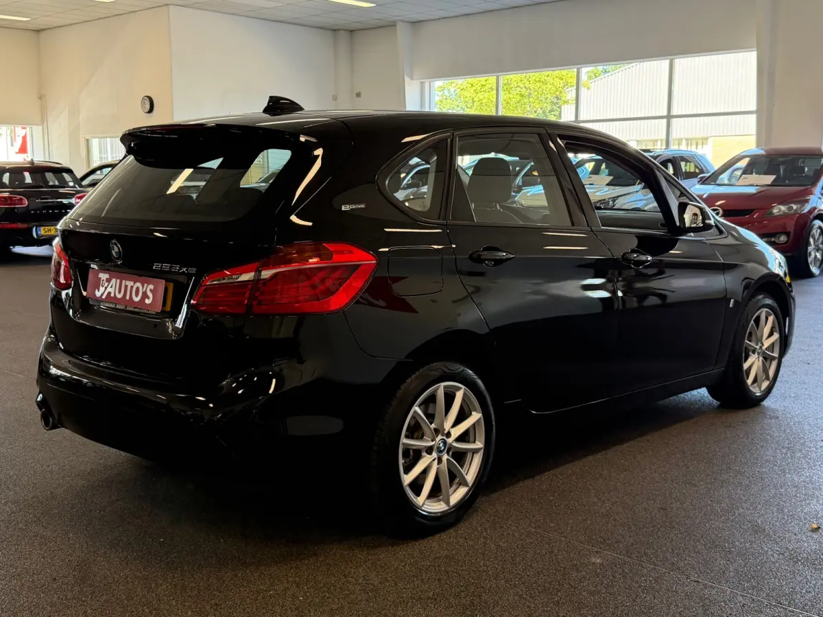 225xe iPerformance|NAVIGATIE|CRUISE|ECC AIRCO