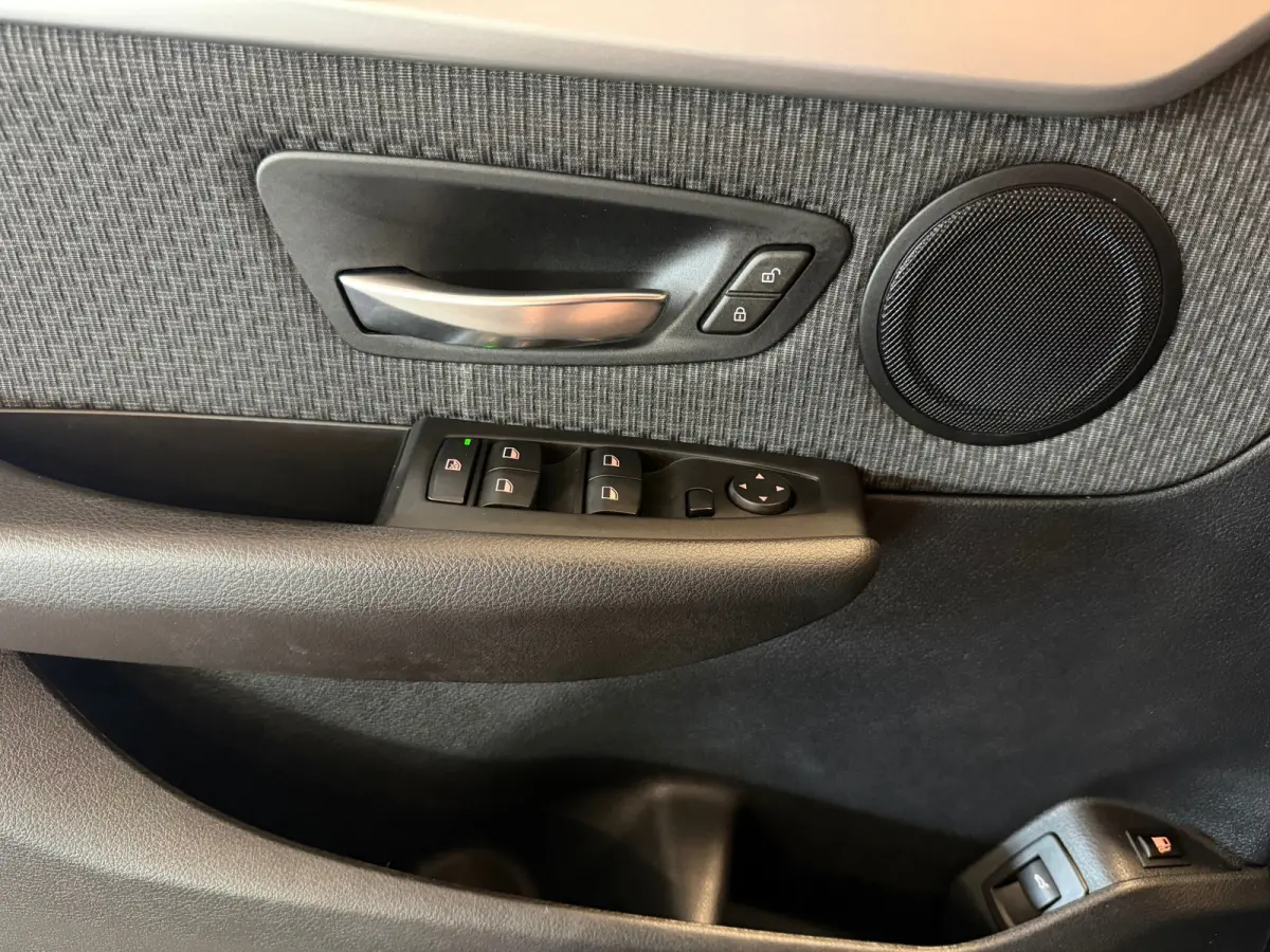 225xe iPerformance|NAVIGATIE|CRUISE|ECC AIRCO