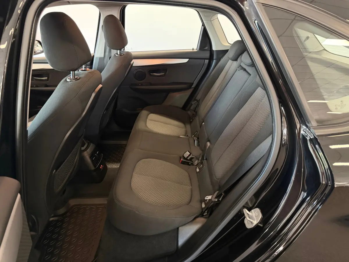 225xe iPerformance|NAVIGATIE|CRUISE|ECC AIRCO