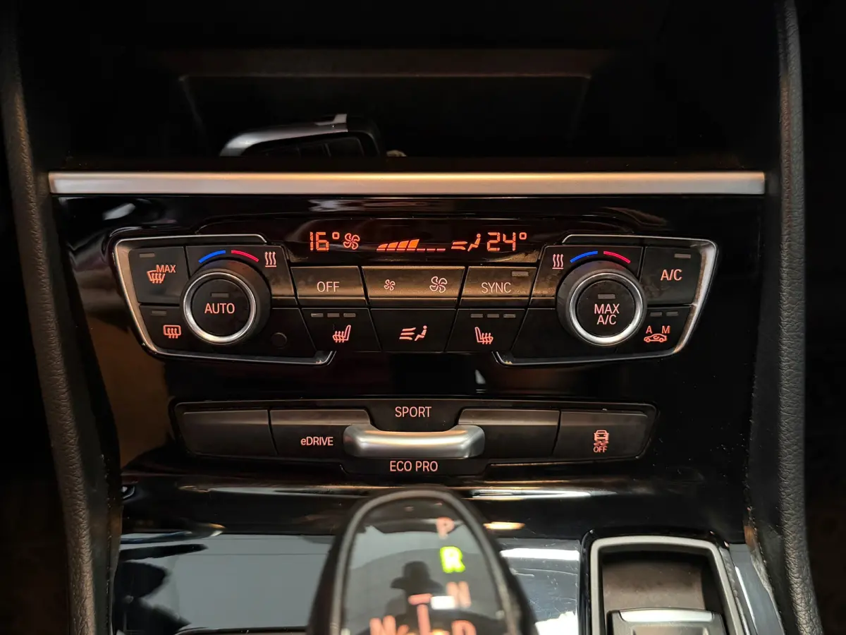 225xe iPerformance|NAVIGATIE|CRUISE|ECC AIRCO