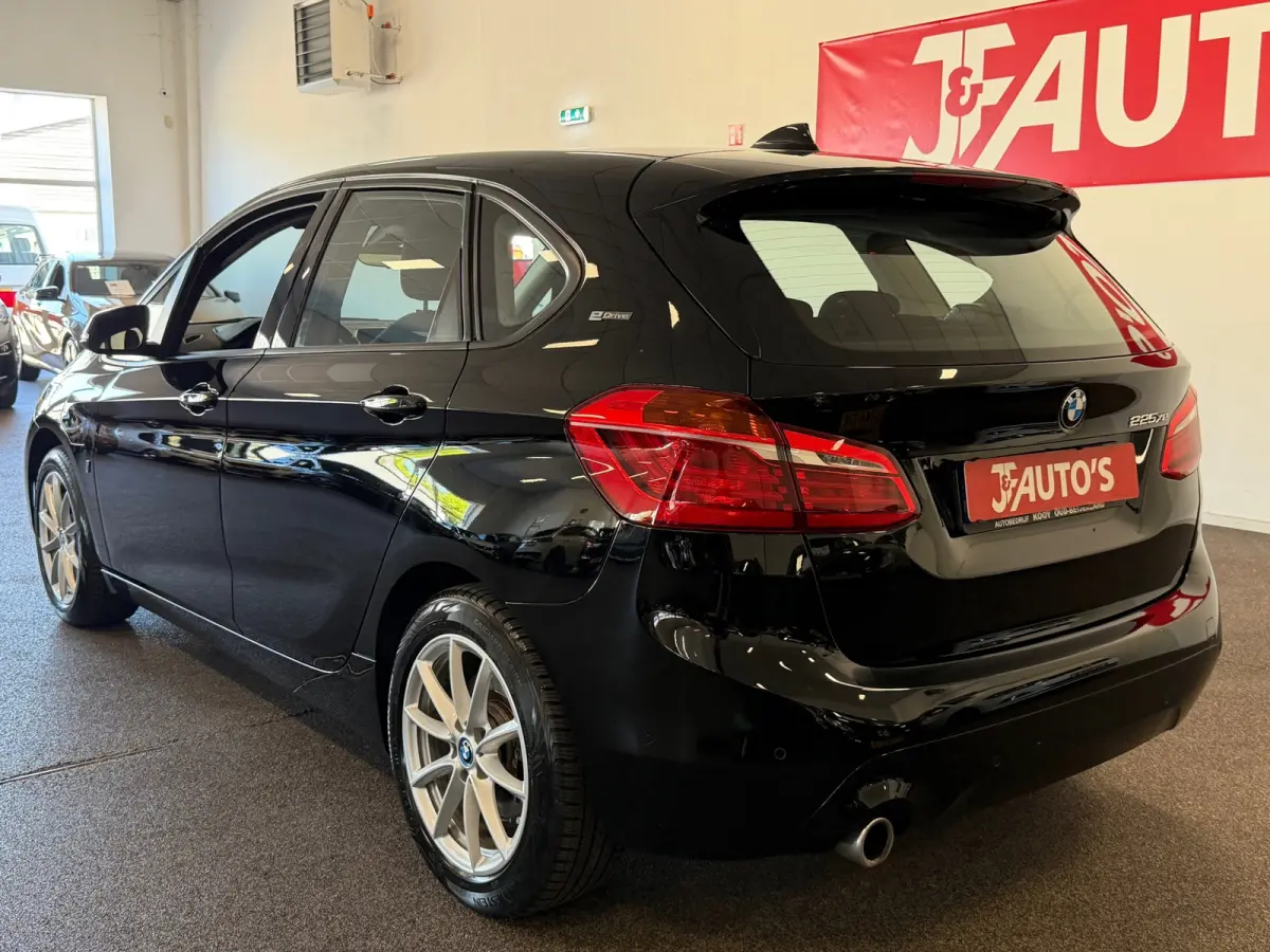 225xe iPerformance|NAVIGATIE|CRUISE|ECC AIRCO