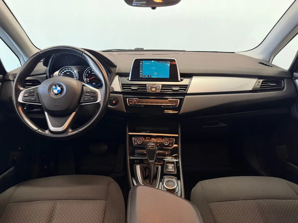 225xe iPerformance|NAVIGATIE|CRUISE|ECC AIRCO