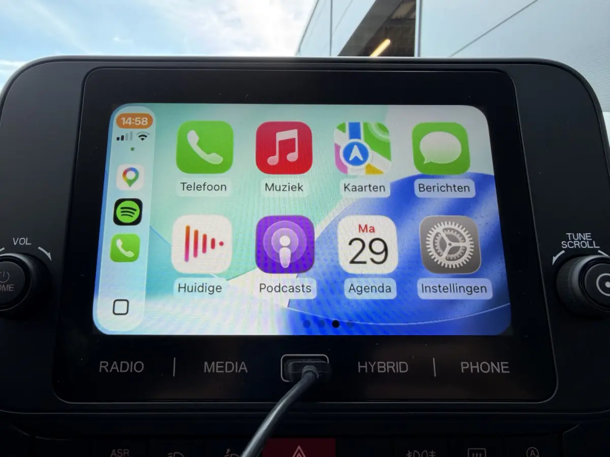 1.0 Cross (Airco - Navigatie via APP - Parkeersensoren - Apple Carplay - Cruise Controle)