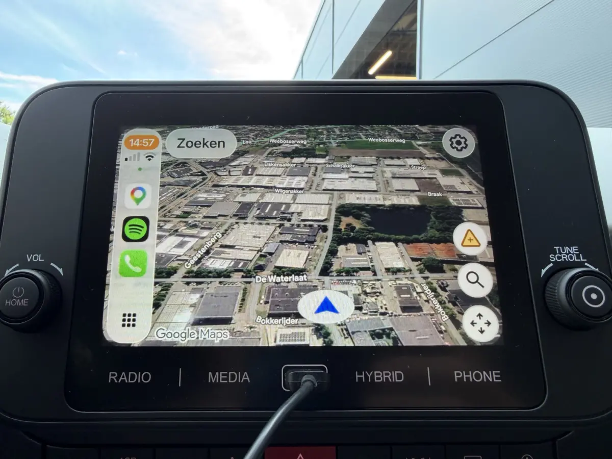 1.0 Cross (Airco - Navigatie via APP - Parkeersensoren - Apple Carplay - Cruise Controle)