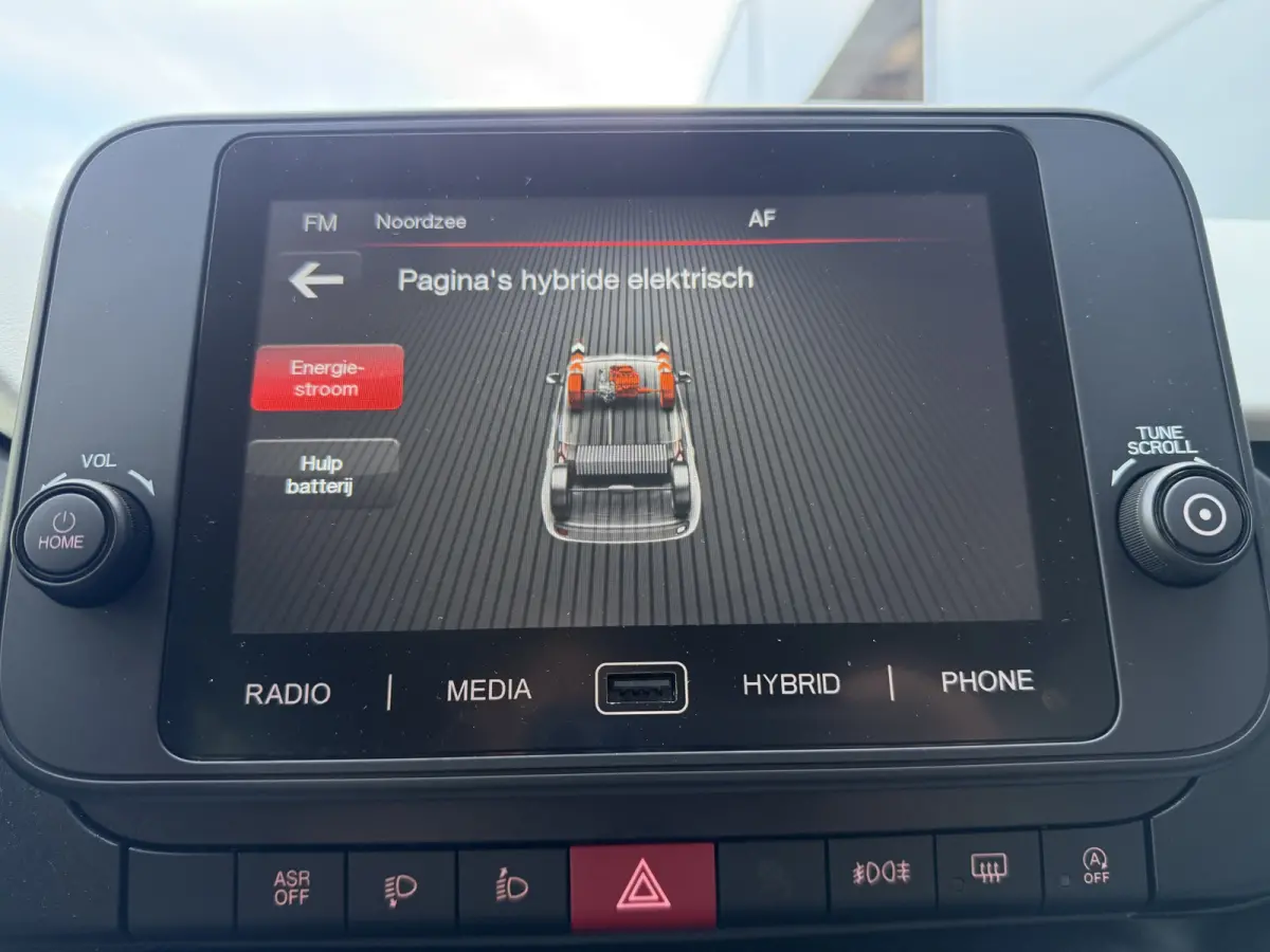 1.0 Cross (Airco - Navigatie via APP - Parkeersensoren - Apple Carplay - Cruise Controle)