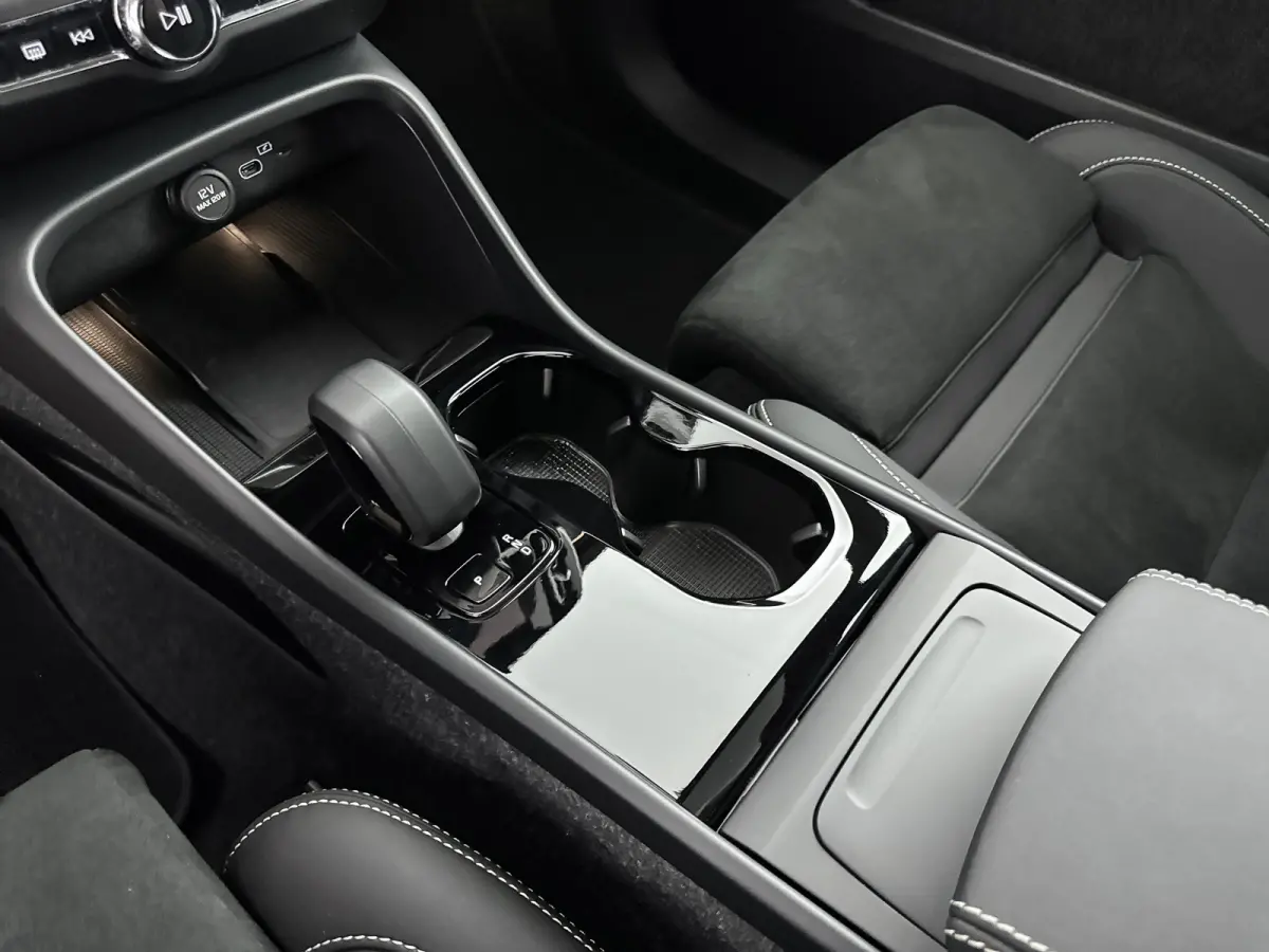 Twin Motor Performance 442PK Plus Black Edition | 20" | Leder/Nubuck | 360 Camera | Adaptieve Cruise | BLIS | Stoel/Stuur/Achterbankverwarming | Getint Glas | Keyless | Elektr. Achterklep | 