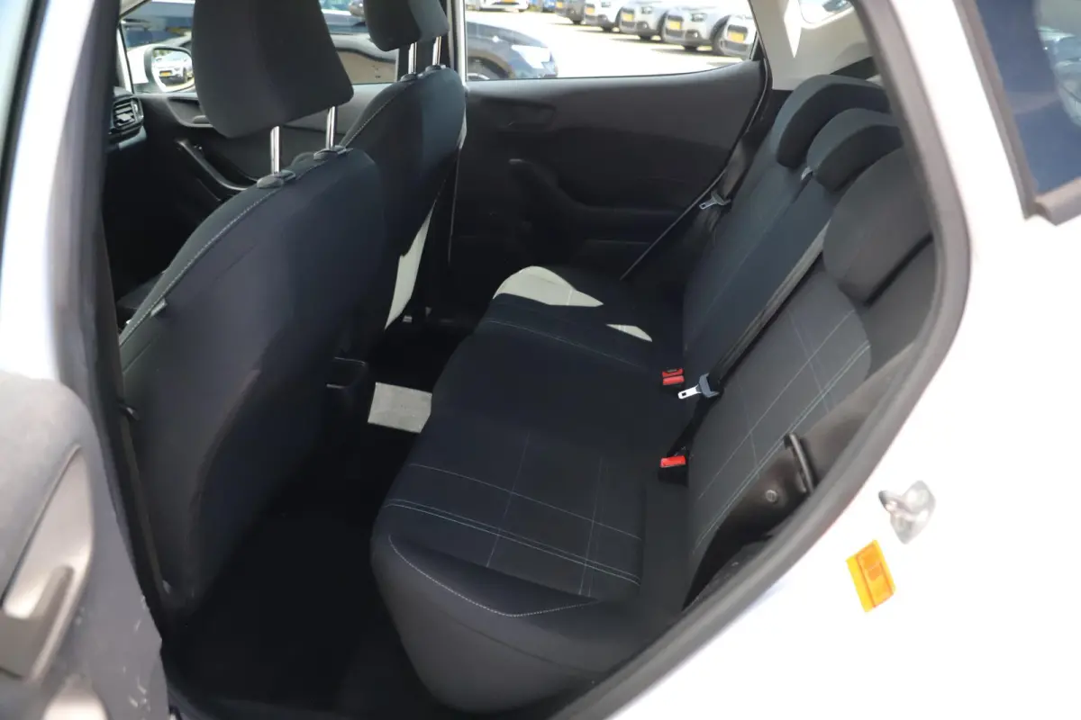 1.0 EcoBoost Connected 95PK Navigatie Carplay Airco Cruise Control Elektrische Ramen