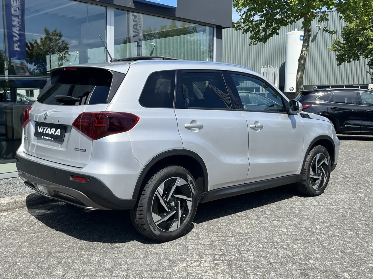 1.4 Boosterjet Smart Hybrid Style | €2.000,- voordeel | Meerdere kleuren leverbaar | Pano | Adapt. Cruise | Camera | Dodehoek | Rijstrook | Stoelverwarming | Inklapbare spiegels | etc. etc