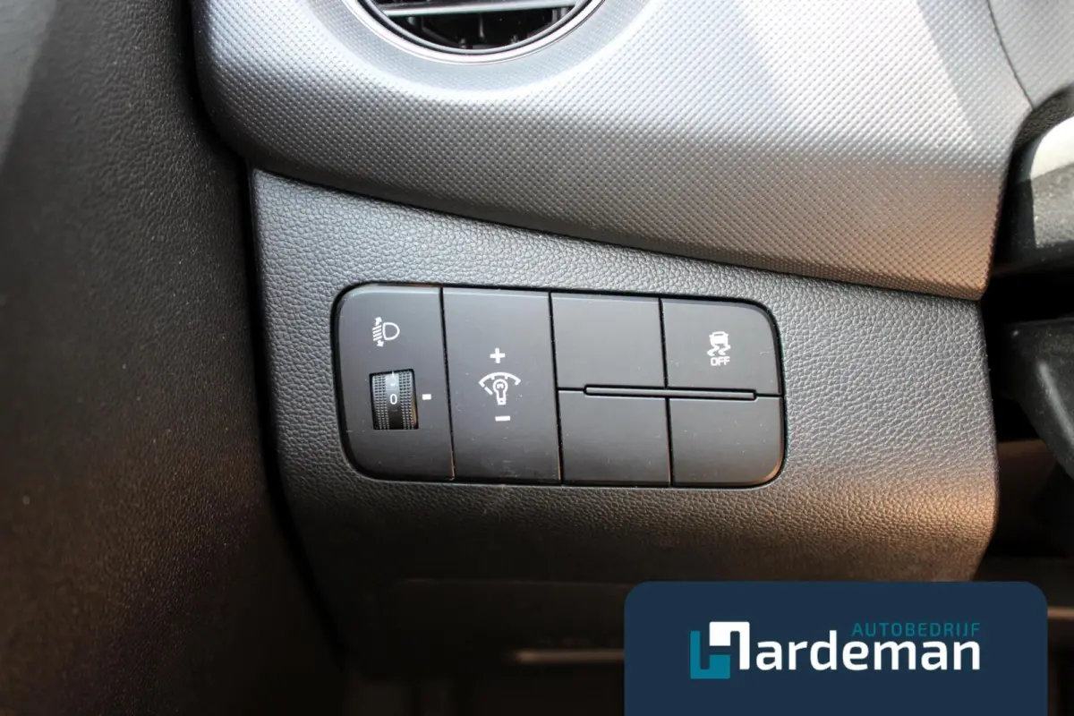 1.0i i-Premium Carplay Cruise