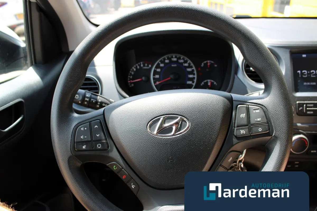 1.0i i-Premium Carplay Cruise